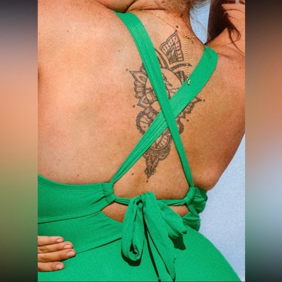 Daiquiri Ice Emerald Tummy Control Plus Size 3X Supportive One-piece Swimsuit - Picture 4 of 7